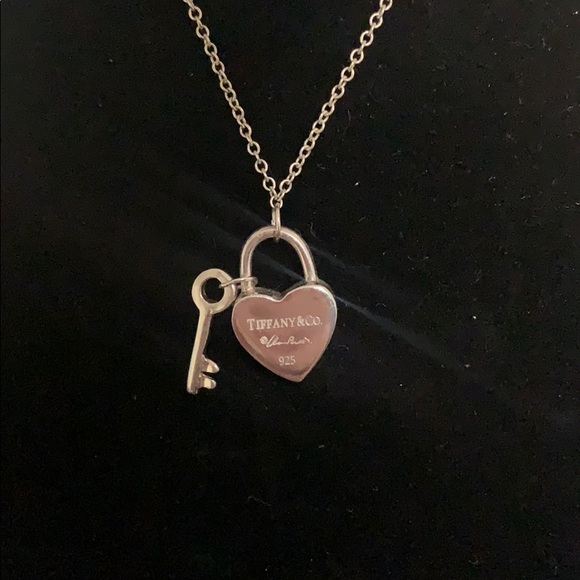 Tiffany Elsa Peretti heart lock and key necklace - Picture 2 of 4